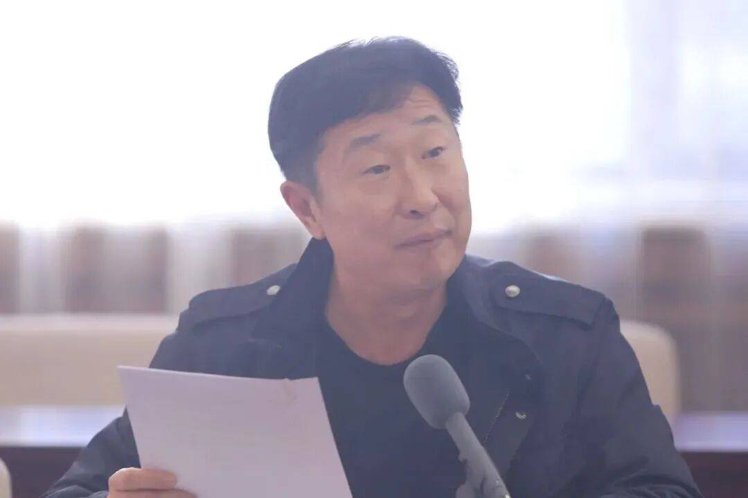 林永健在《人民日報(bào)》撰文：某些頂流演員自帶“編劇團(tuán)隊(duì)”進(jìn)組<strong></p>
<p>宏鑫機(jī)械設(shè)備有限公司
</strong>，隨時(shí)準(zhǔn)備給劇本“動(dòng)手術(shù)”:宏鑫機(jī)械設(shè)備有限公司
