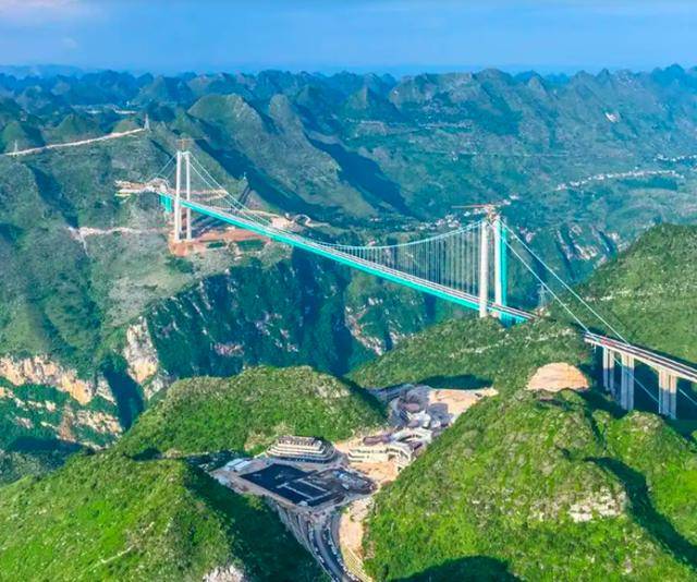 貴州“世界第一高橋”有繩蹦極2999元/次被指“蹦極刺客”<strong></p>
<p>宏鑫機(jī)械設(shè)備有限公司
</strong>，多方回應(yīng):宏鑫機(jī)械設(shè)備有限公司
