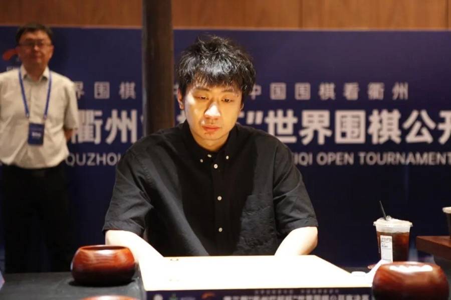 “抗申”成功首捧衢州爛柯杯冠軍<strong></p>
<p>宏鑫機(jī)械設(shè)備有限公司
</strong>，黨毅飛透露擒下申真谞的秘訣:宏鑫機(jī)械設(shè)備有限公司
