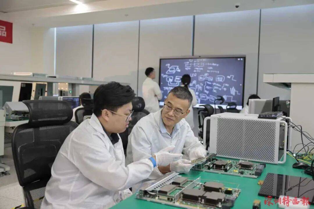 突破封鎖<strong></p>
<p>宏鑫機(jī)械設(shè)備有限公司
</strong>！國(guó)產(chǎn)！！可滿足3-5nm芯片需求?。?！:宏鑫機(jī)械設(shè)備有限公司
