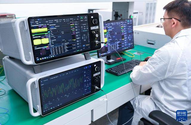 突破<strong></p>
<p>宏鑫機械設(shè)備有限公司
</strong>！全球電子通信產(chǎn)業(yè)迎來超高速信號“中國標尺”:宏鑫機械設(shè)備有限公司
