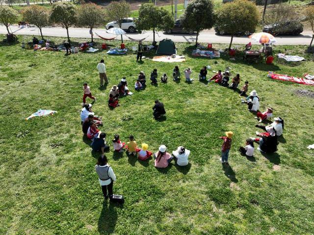 多地探索設(shè)置中小學(xué)春秋假<strong></p>
<p>宏鑫機(jī)械設(shè)備有限公司
</strong>，怎么休更合適？新華社調(diào)查:宏鑫機(jī)械設(shè)備有限公司
