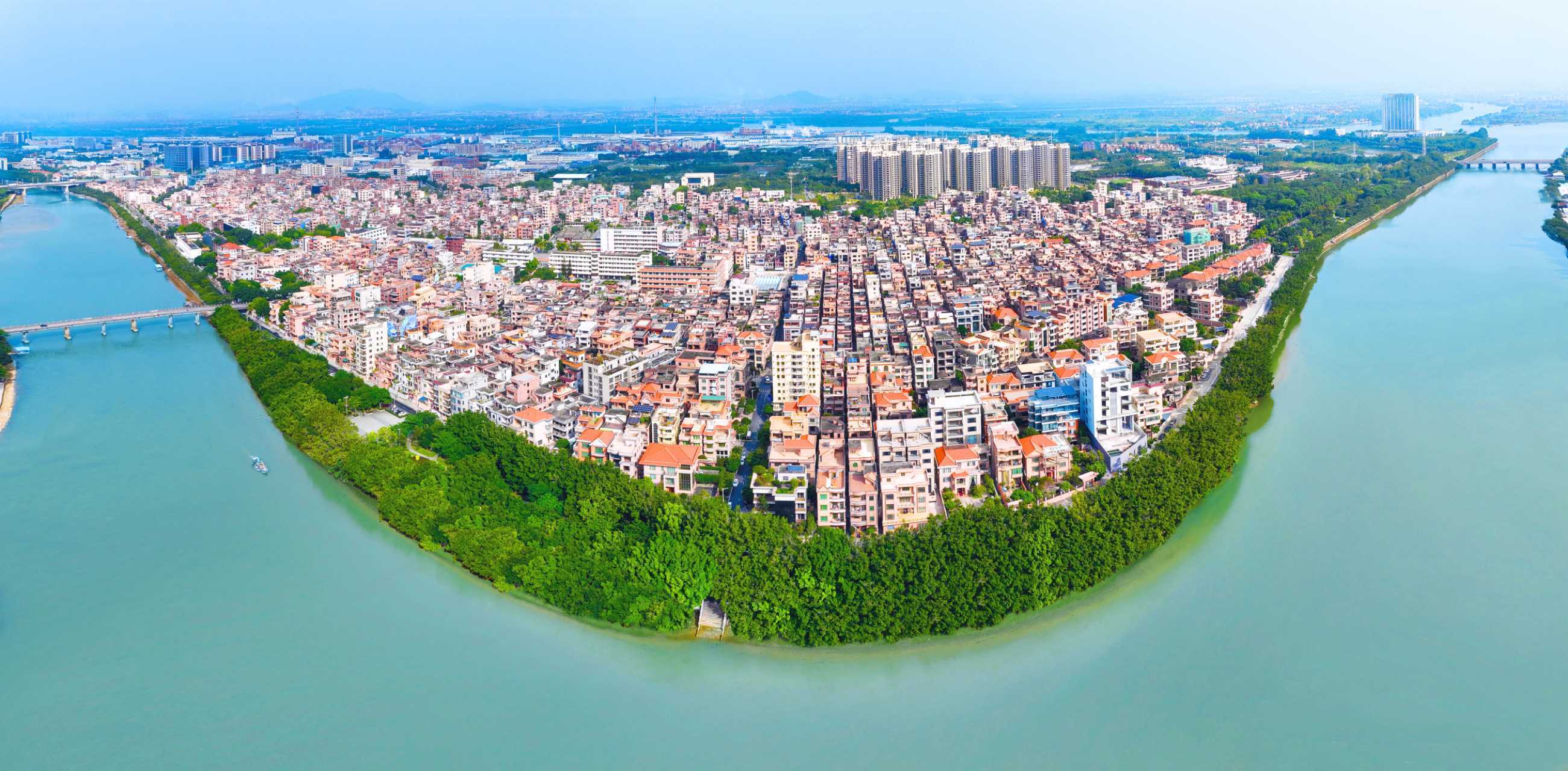 東莞第二個“百億村”誕生<strong></p>
<p>宏鑫機械設備有限公司
</strong>，被譽為“中國造紙名村”:宏鑫機械設備有限公司
