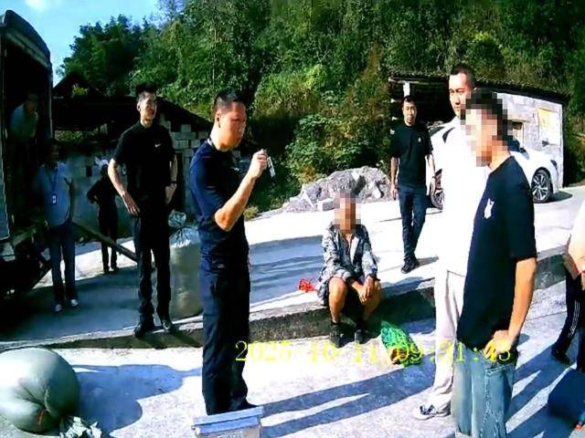 100斤玉米上秤秒變60斤？貴州一村民遭“鬼秤”騙糧！民警出手，5人被拘:宏鑫機械設備有限公司
