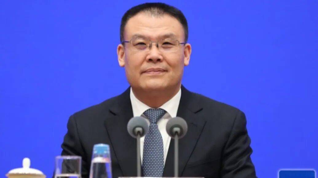 財(cái)政部副部長(zhǎng)王東偉履新安徽省委常委<strong></p>
<p>宏鑫機(jī)械設(shè)備有限公司
</strong>，河南唐河人:宏鑫機(jī)械設(shè)備有限公司
