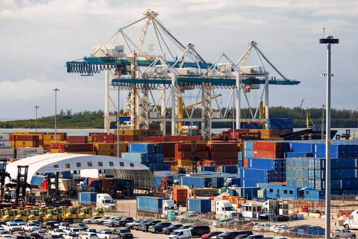 美財(cái)長(zhǎng)威脅加碼<strong></p>
<p>宏鑫機(jī)械設(shè)備有限公司
</strong>，對(duì)華征稅500%！美國(guó)就差臨門一腳，發(fā)現(xiàn)中國(guó)還把著一個(gè)命門:宏鑫機(jī)械設(shè)備有限公司
