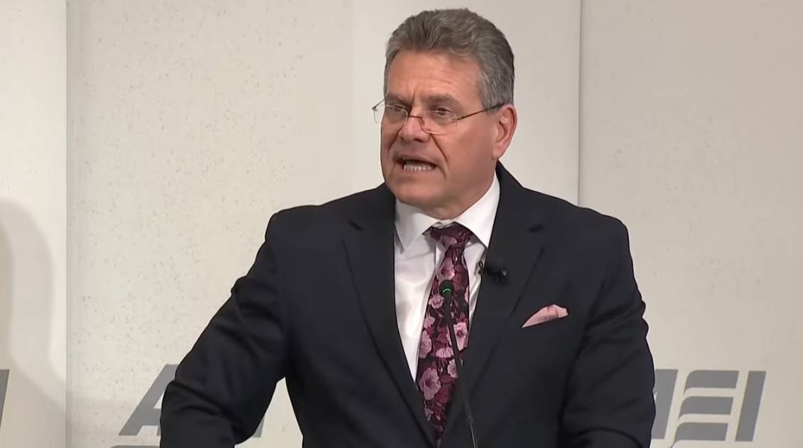 荷蘭明搶目的曝光<strong></p>
<p>宏鑫機(jī)械設(shè)備有限公司
</strong>，歐盟計(jì)劃出臺(tái)新規(guī)：中企想來投資？先把技術(shù)拿來再說:宏鑫機(jī)械設(shè)備有限公司
