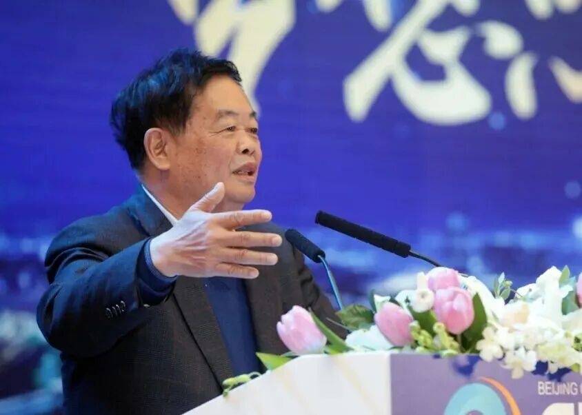 福耀玻璃：曹德旺辭去董事長職務，選舉曹暉為新董事長:宏鑫機械設備有限公司
