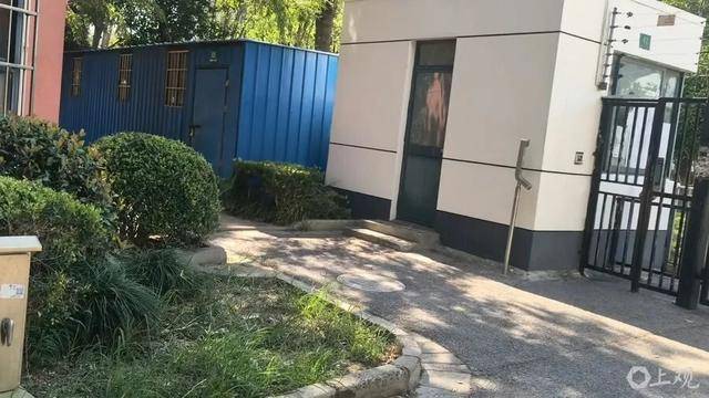 上海居民投訴后傻眼：只拆了一半！小區(qū)綠化被大量鐵皮房霸占<strong></p>
<p>宏鑫機械設備有限公司
</strong>，還有人??？居民直指小區(qū)公共收益疑云:宏鑫機械設備有限公司
