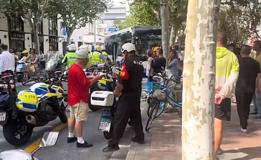 上海警方：葉某（男<strong></p>
<p>宏鑫機(jī)械設(shè)備有限公司
</strong>，57歲）尋釁滋事，已被拘！:宏鑫機(jī)械設(shè)備有限公司
