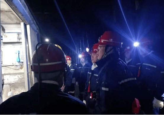 山西省委常委、常務(wù)副省長董曉宇在呂梁市下井檢查煤礦安全生產(chǎn):宏鑫機(jī)械設(shè)備有限公司
