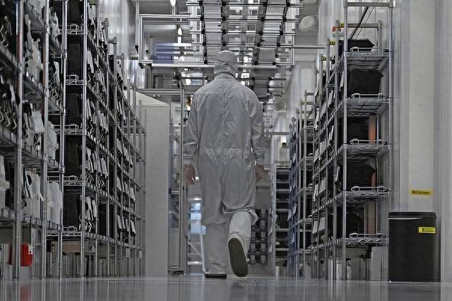 金燦榮：美國(guó)把刀架在脖子上了，這樣干就是去送死:宏鑫機(jī)械設(shè)備有限公司
