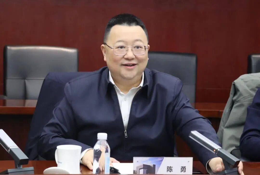 中央決定：陳勇履新職:宏鑫機(jī)械設(shè)備有限公司
