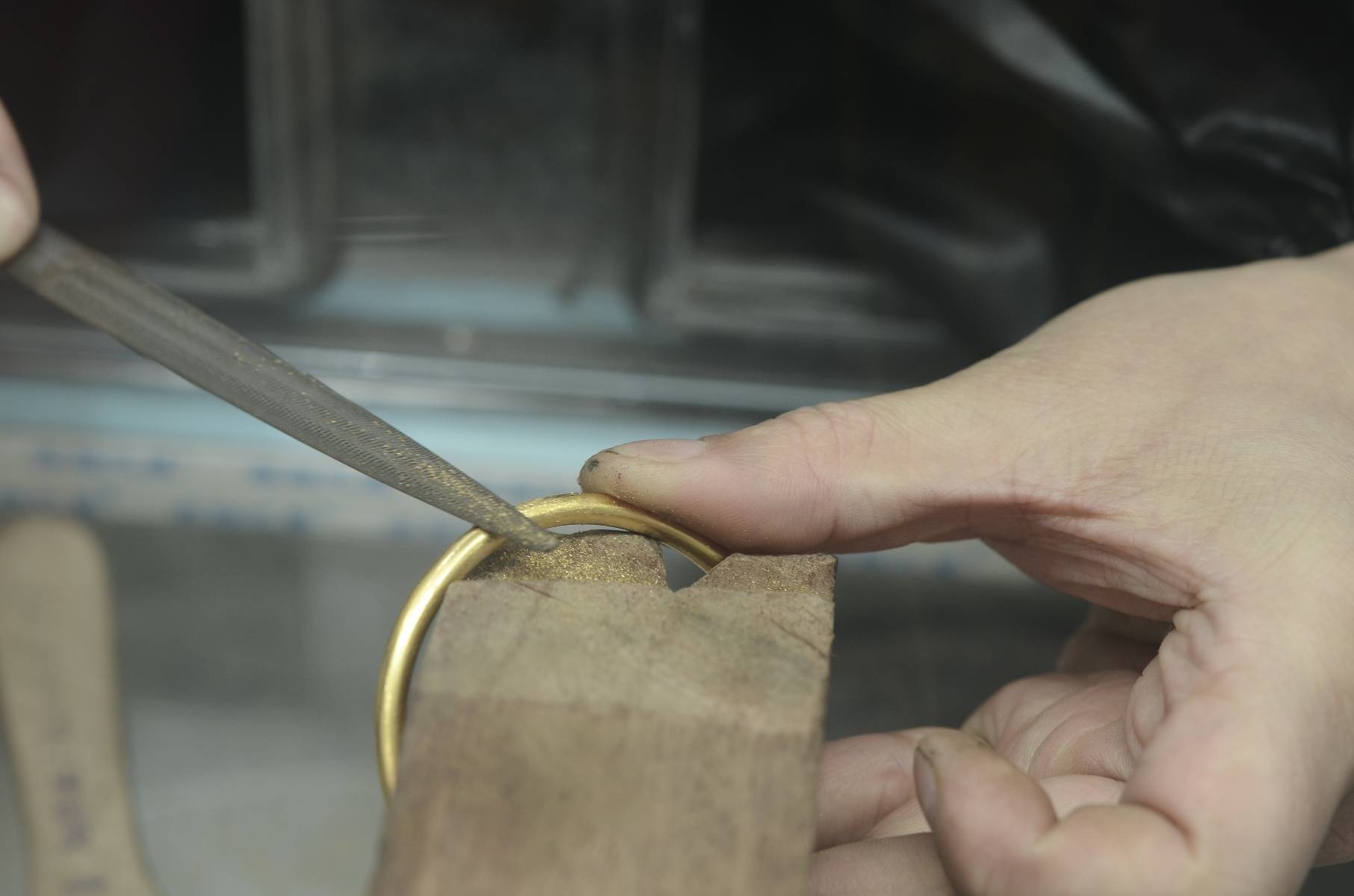 金價(jià)暴漲后打金店客流增加：有新人結(jié)婚用“金包銀”當(dāng)平替省下5萬<strong></p>
<p>宏鑫機(jī)械設(shè)備有限公司
</strong>，有人用舊金翻新款式:宏鑫機(jī)械設(shè)備有限公司
