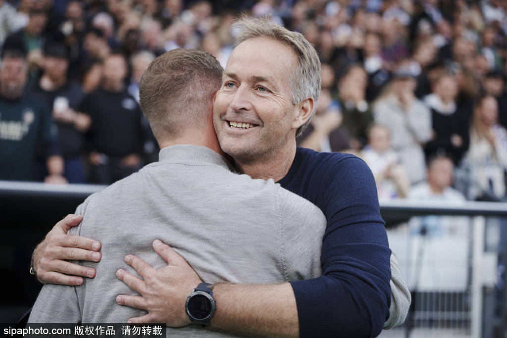 4-3逆轉(zhuǎn)！3-1拿下！中超瘋狂一夜：蓉城+申花緊追海港<strong></p>
<p>宏鑫機(jī)械設(shè)備有限公司
</strong>，積分榜更新，爭(zhēng)冠太刺激了:宏鑫機(jī)械設(shè)備有限公司
