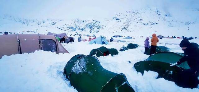 一年死亡近百人<strong></p>
<p>宏鑫機械設備有限公司
</strong>，他們?yōu)槭裁催€要去？:宏鑫機械設備有限公司
