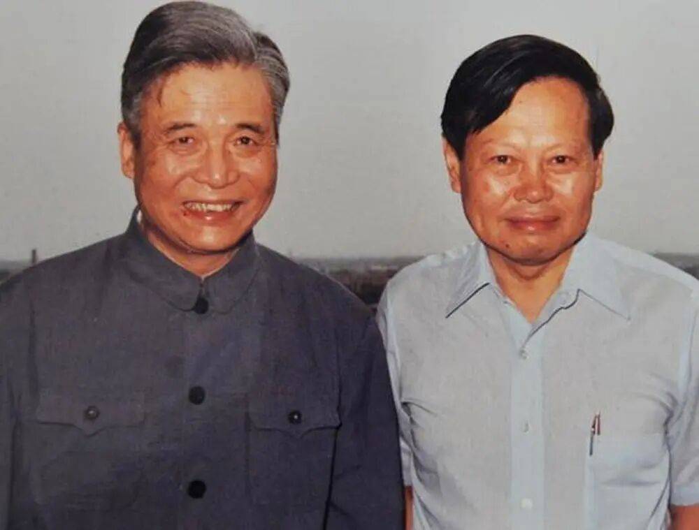 “大先生”千古<strong></p>
<p>宏鑫機械設備有限公司
</strong>，楊振寧的一生:宏鑫機械設備有限公司
