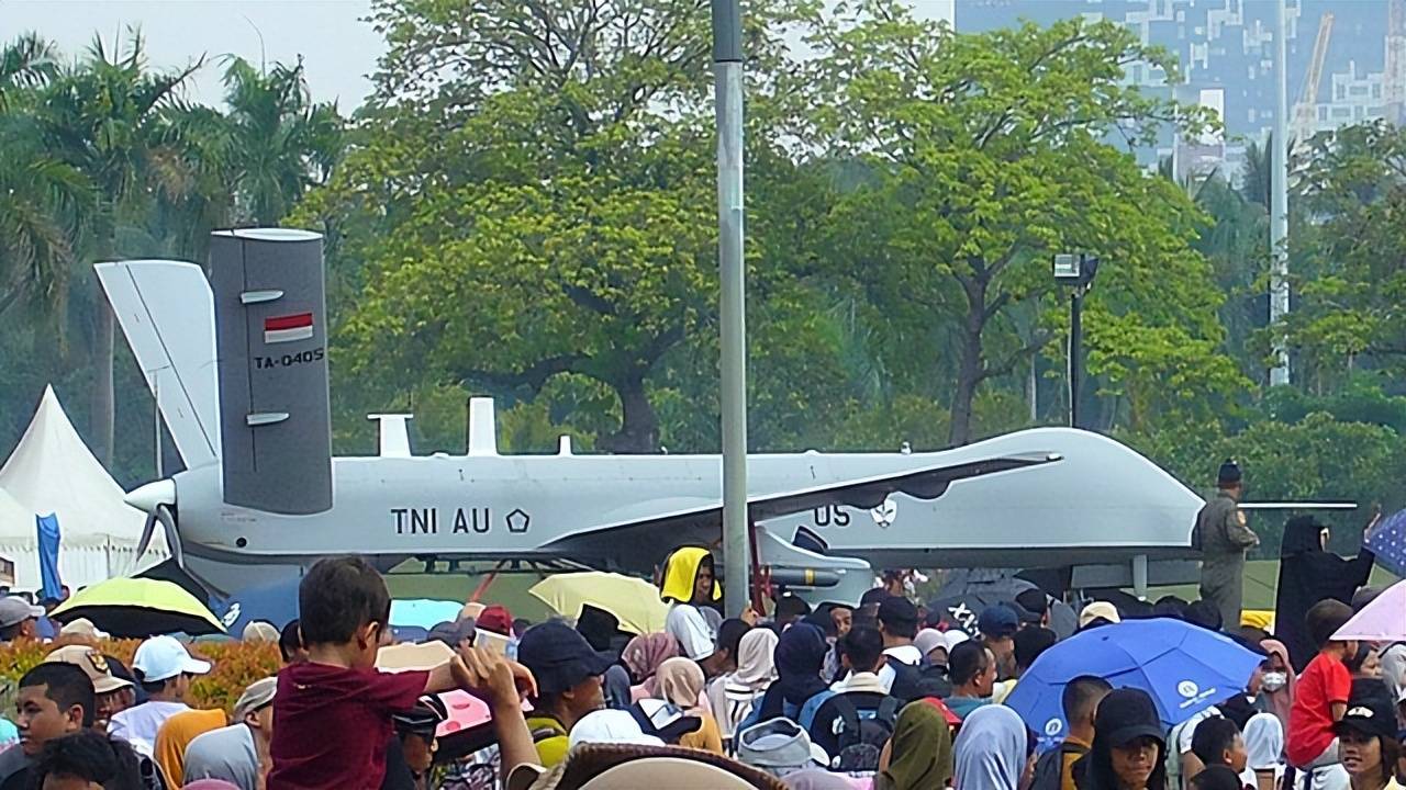 實錘！殲10出口第四單穩(wěn)了<strong></p>
<p>宏鑫機械設(shè)備有限公司
</strong>，印尼防長親口承認，還有052D艦驚喜？:宏鑫機械設(shè)備有限公司
