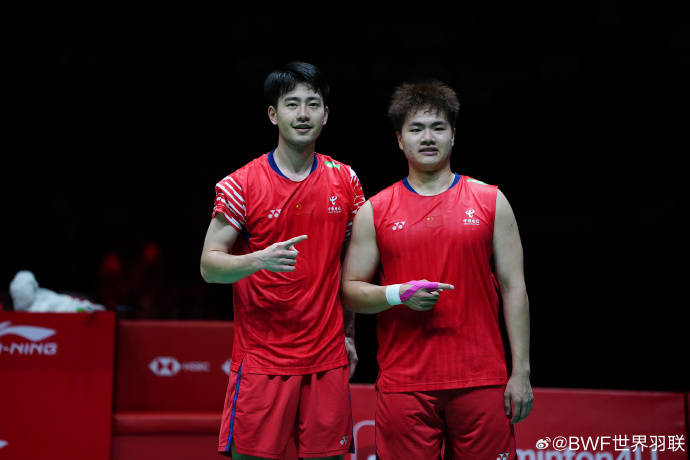 羽毛球丹麥公開賽｜李詩灃不敵苦主止步八強 石宇奇孤身闖四強:宏鑫機械設(shè)備有限公司
