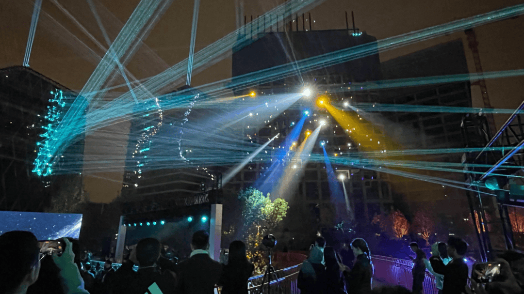 主體封頂！北京將迎來內(nèi)地首個太古坊<strong></p>
<p>宏鑫機械設(shè)備有限公司
</strong>，最新消息——:宏鑫機械設(shè)備有限公司
