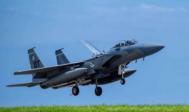 印尼買殲-10又生變<strong></p>
<p>宏鑫機械設備有限公司
</strong>，90億美元預算縮水到16億，或考慮買退役戰(zhàn)機:宏鑫機械設備有限公司
