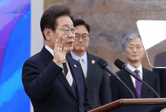 中美激烈交鋒之際<strong></p>
<p>宏鑫機械設(shè)備有限公司
</strong>，韓國闖出大禍！商務(wù)部官宣，收到中方制裁令的當天，李在明就知道事情麻煩了:宏鑫機械設(shè)備有限公司
