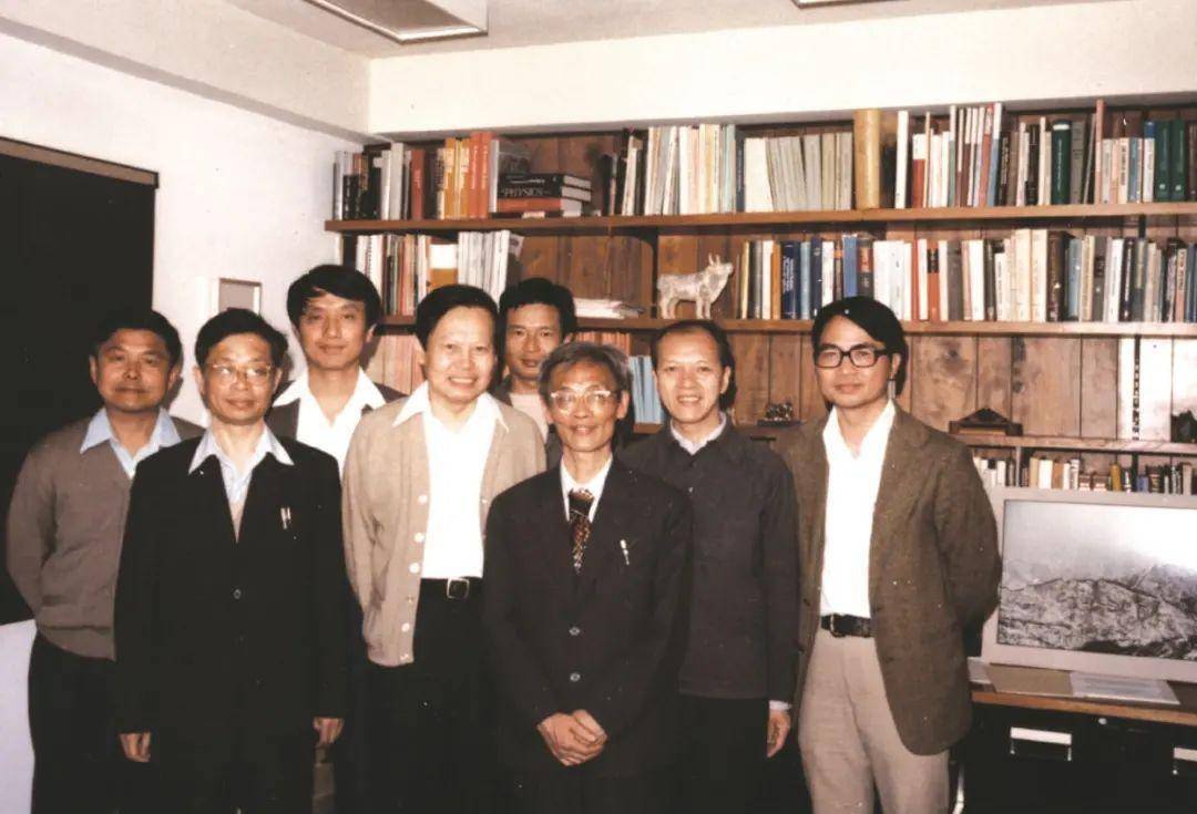 何祚庥院士追憶楊振寧：他的貢獻早已超越學(xué)術(shù)界｜封面頭條:宏鑫機械設(shè)備有限公司
