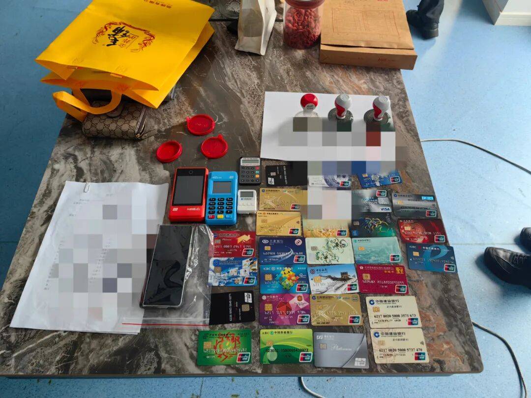 涉案金額超2000萬！萍鄉(xiāng)警方摧毀“背債人”貸款詐騙團伙:宏鑫機械設備有限公司
