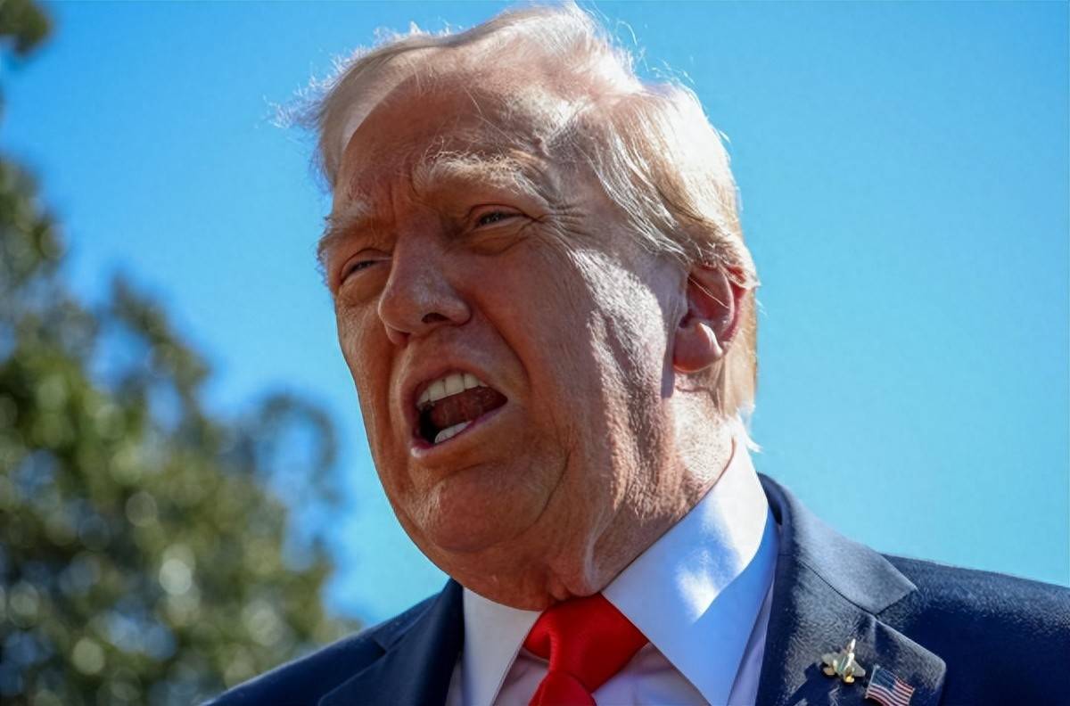 中方剛打退菲船<strong></p>
<p>宏鑫機(jī)械設(shè)備有限公司
</strong>，美軍就調(diào)航母進(jìn)南海，解放軍增兵，布下天羅地網(wǎng):宏鑫機(jī)械設(shè)備有限公司
