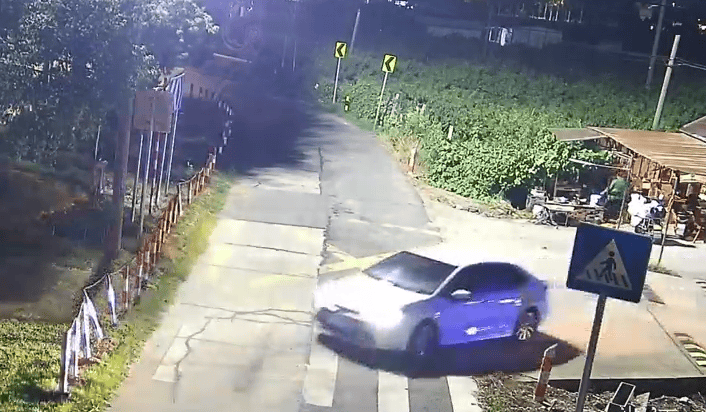 女子草叢藏11萬(wàn)現(xiàn)金<strong></p>
<p>宏鑫機(jī)械設(shè)備有限公司
</strong>！民警卻追回66.43萬(wàn)？:宏鑫機(jī)械設(shè)備有限公司
