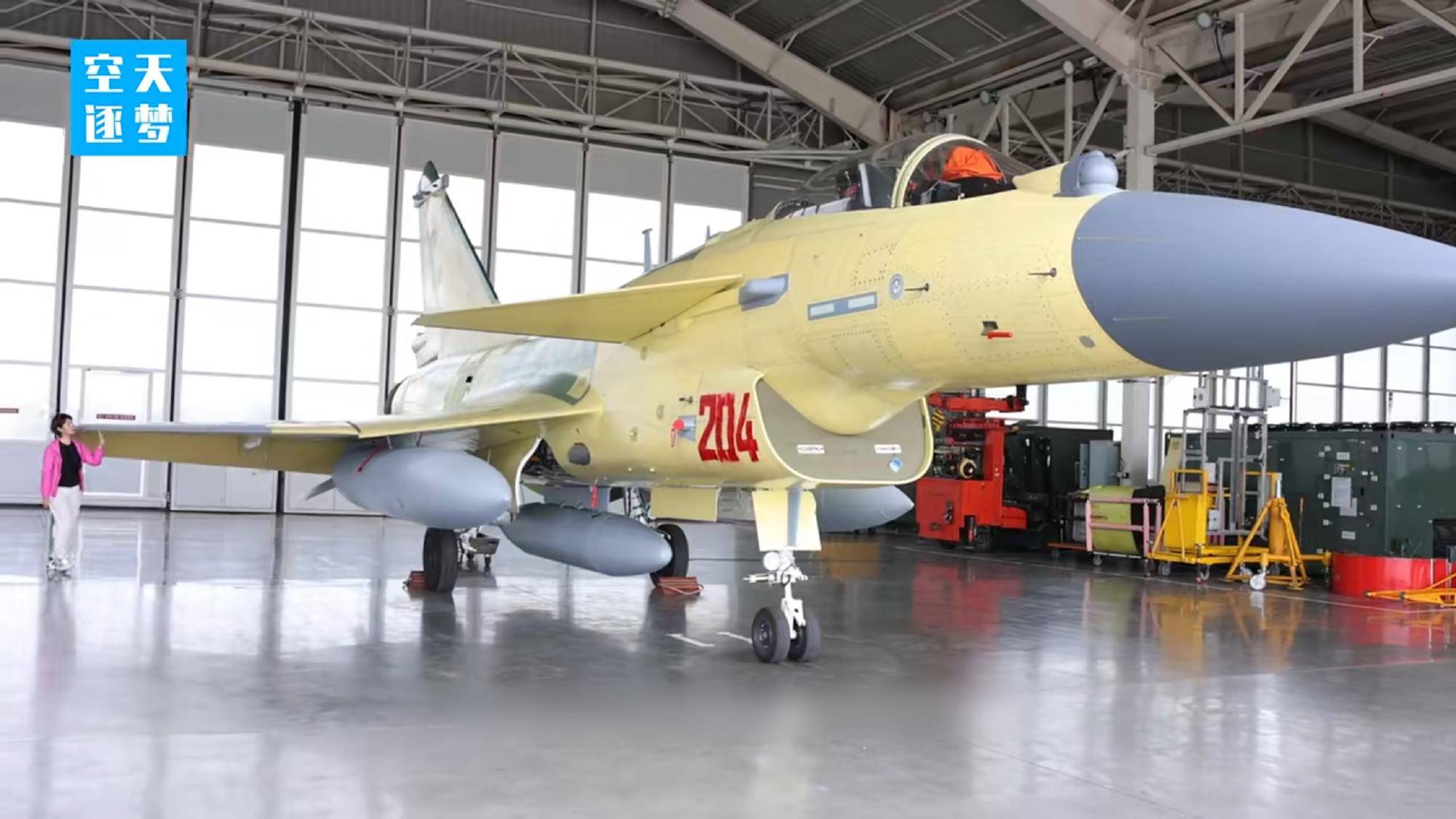 都見不得中國強(qiáng)大！殲10出口引發(fā)全球熱議<strong></p>
<p>宏鑫機(jī)械設(shè)備有限公司
</strong>，德國專家：我等不及了:宏鑫機(jī)械設(shè)備有限公司
