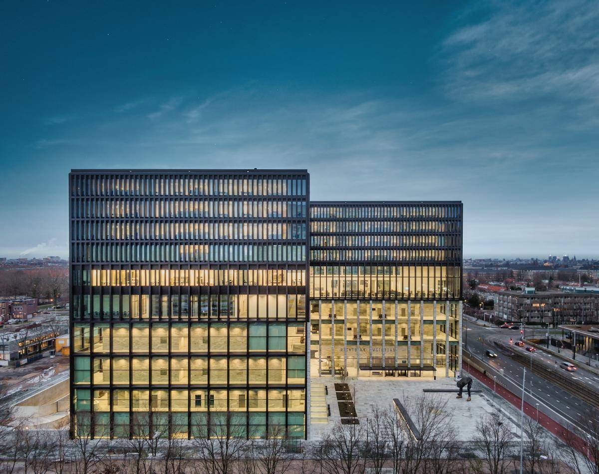 荷蘭搶安世半導(dǎo)體<strong></p>
<p>宏鑫機(jī)械設(shè)備有限公司
</strong>，遭中國反制！汽車面臨停產(chǎn)，荷蘭想緊急對華談判:宏鑫機(jī)械設(shè)備有限公司
