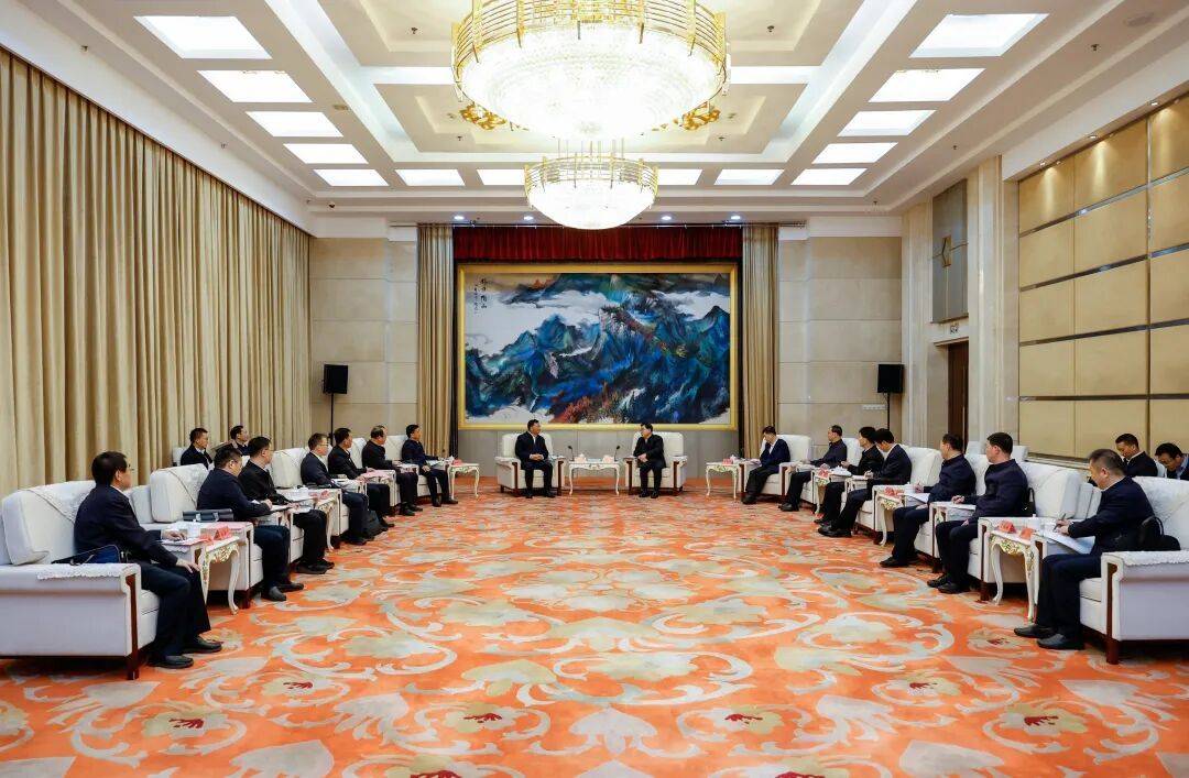 戴和根與甘肅省委書記、省人大常委會主任胡昌升舉行會談:宏鑫機械設備有限公司
