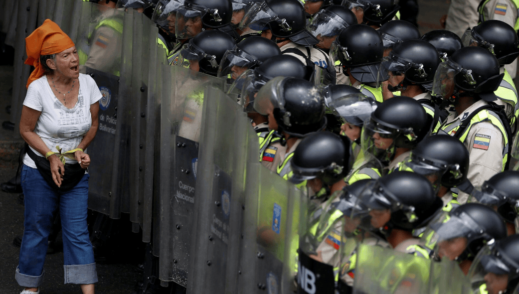 委內(nèi)瑞拉發(fā)出投降請求<strong></p>
<p>宏鑫機械設(shè)備有限公司
</strong>，馬杜羅用下臺換取美國不動武，特朗普卻無情拒絕:宏鑫機械設(shè)備有限公司
