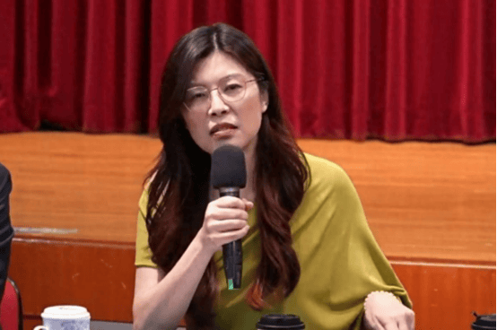 當(dāng)選國(guó)民黨主席后，鄭麗文連夜喊話(huà)民進(jìn)黨：讓兩岸不再有戰(zhàn)火！:宏鑫機(jī)械設(shè)備有限公司
