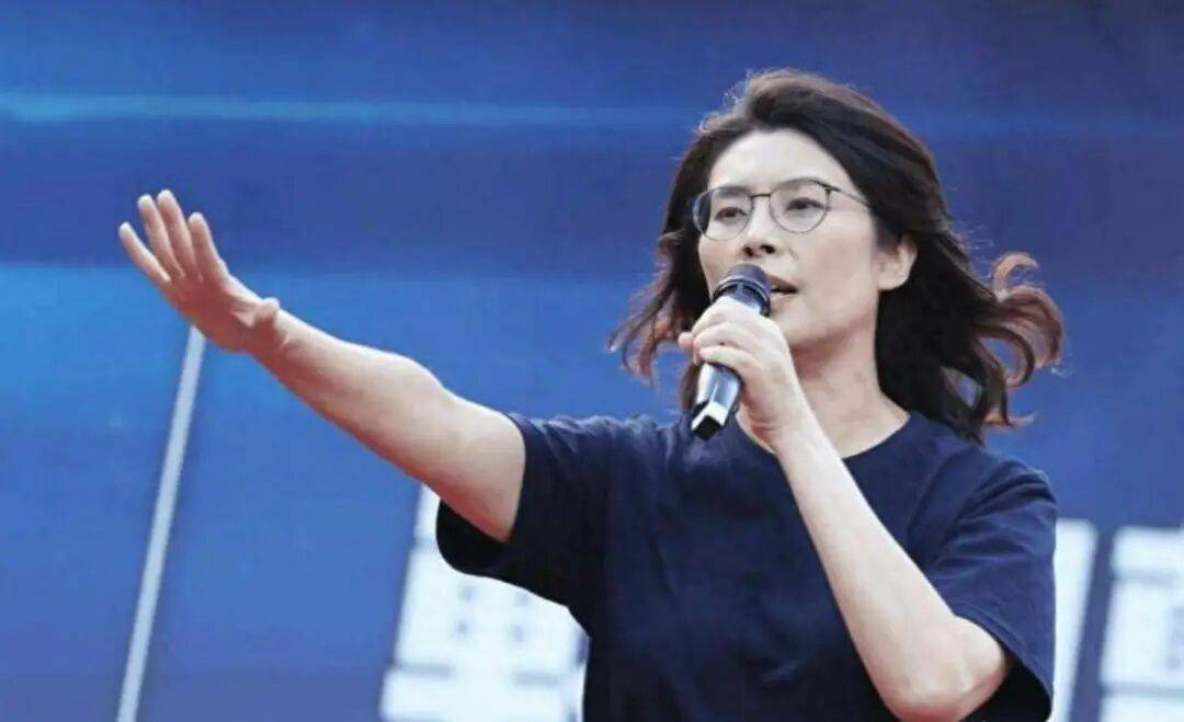 與鄭麗文交流，中國(guó)人的志氣、骨氣、底氣:宏鑫機(jī)械設(shè)備有限公司
