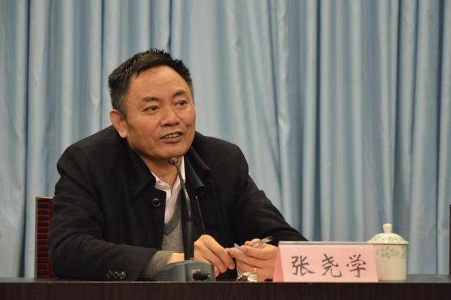 兩名近70歲中管干部被查；副部級干部王波被判死緩:宏鑫機(jī)械設(shè)備有限公司
