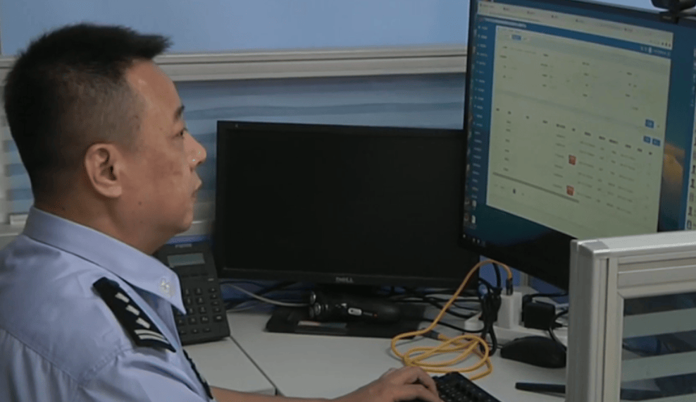 沒網(wǎng)購卻收到短信<strong></p>
<p>宏鑫機(jī)械設(shè)備有限公司
</strong>，有人直接不見2萬！“雙十一”多地出現(xiàn)騙局:宏鑫機(jī)械設(shè)備有限公司
