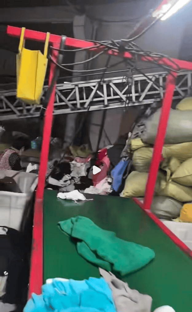 江西一女生誤賣(mài)奶奶藏有13萬(wàn)元黃金首飾的舊衣<strong></p>
<p>宏鑫機(jī)械設(shè)備有限公司
</strong>，回收站：沒(méi)安裝監(jiān)控沒(méi)發(fā)現(xiàn)金器，分揀工人是臨時(shí)工:宏鑫機(jī)械設(shè)備有限公司
