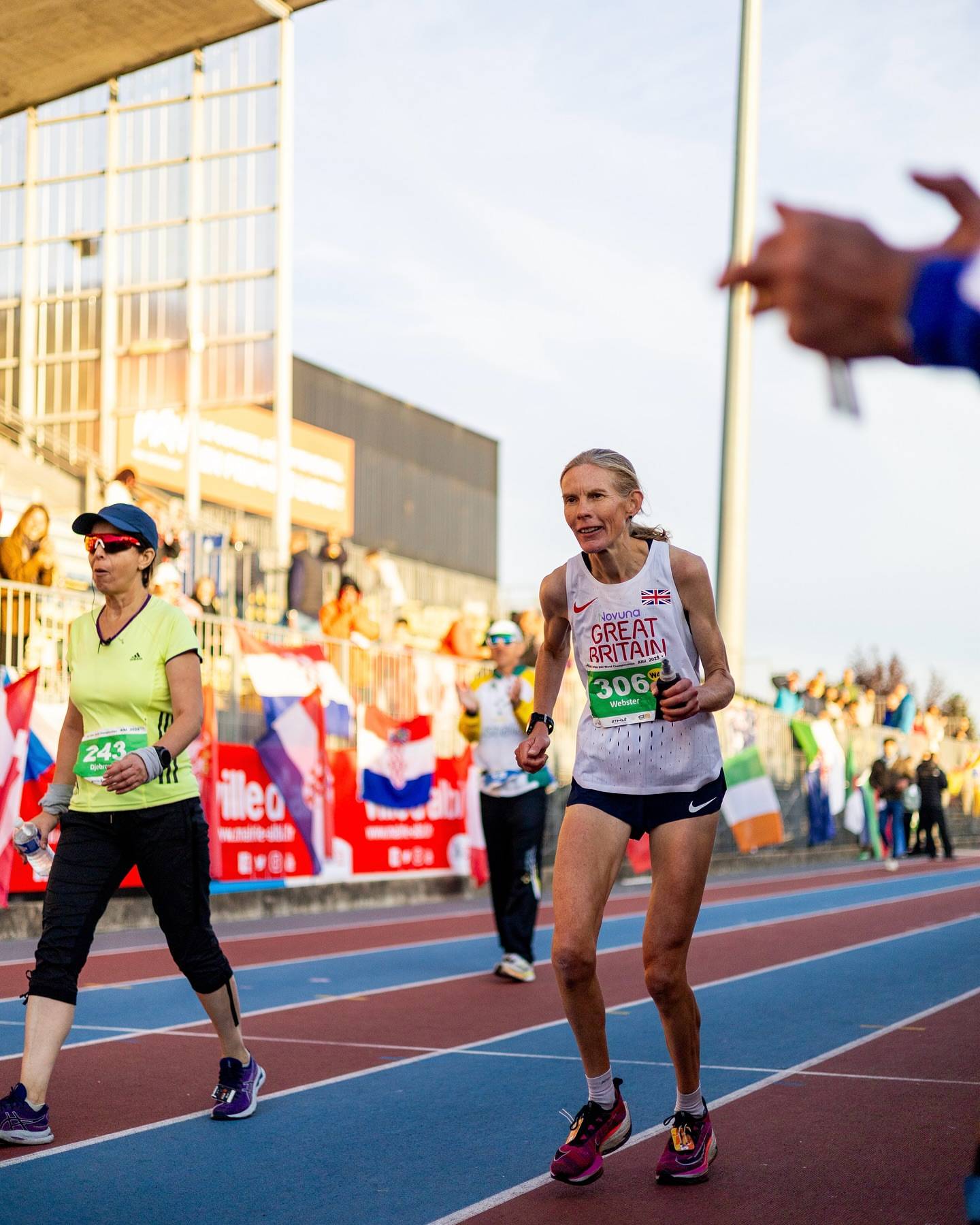 24小時(shí)狂奔278.622公里<strong></p>
<p>宏鑫機(jī)械設(shè)備有限公司
</strong>！ 46歲女將打破女子24小時(shí)超馬世界紀(jì)錄:宏鑫機(jī)械設(shè)備有限公司
