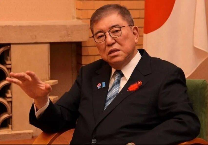 石破茂卸任當(dāng)天<strong></p>
<p>宏鑫機(jī)械設(shè)備有限公司
</strong>，離開官邸時笑得合不攏嘴；此前吐槽當(dāng)首相太累，沒多少讓人開心的事情:宏鑫機(jī)械設(shè)備有限公司
