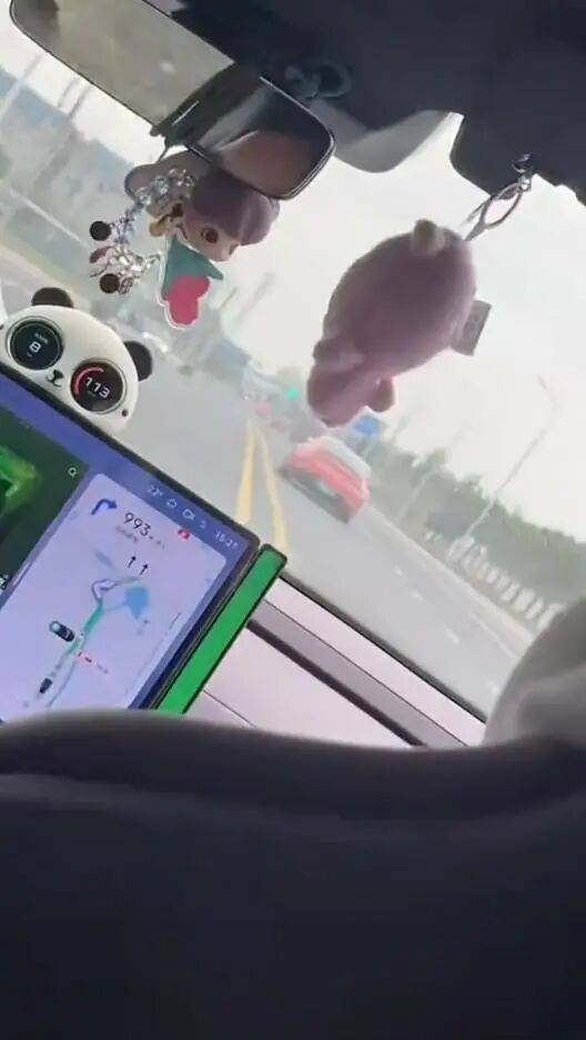 小米汽車市區(qū)飆至?xí)r速120公里<strong></p>
<p>宏鑫機(jī)械設(shè)備有限公司
</strong>，跨雙黃線到對(duì)向車道超車……交警回應(yīng)→:宏鑫機(jī)械設(shè)備有限公司
