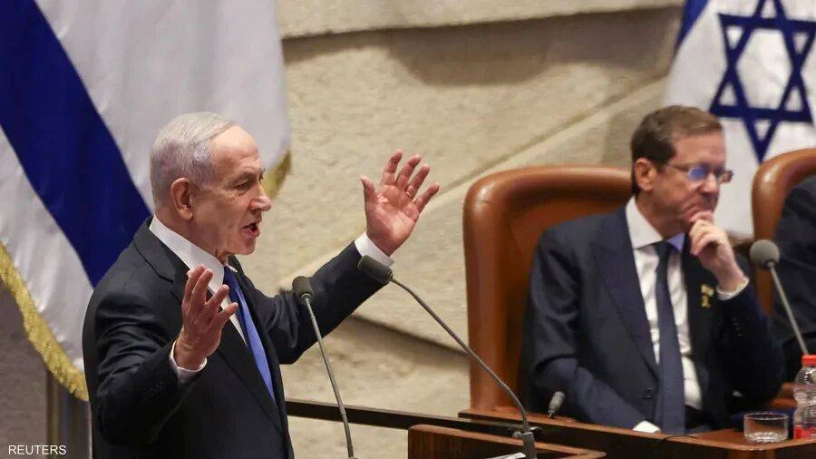 以色列再次發(fā)起大轟炸<strong></p>
<p>宏鑫機械設備有限公司
</strong>，連扔153噸炸彈！特朗普的“狠話”，滿是自己的小算計:宏鑫機械設備有限公司
