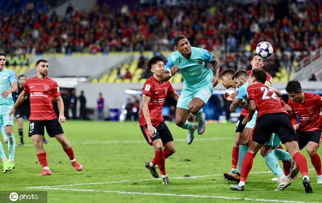 替補出戰(zhàn)全場1射正<strong></p>
<p>宏鑫機械設備有限公司
</strong>！亞冠-胡荷韜傷退 成都0-2不敵柔佛:宏鑫機械設備有限公司
