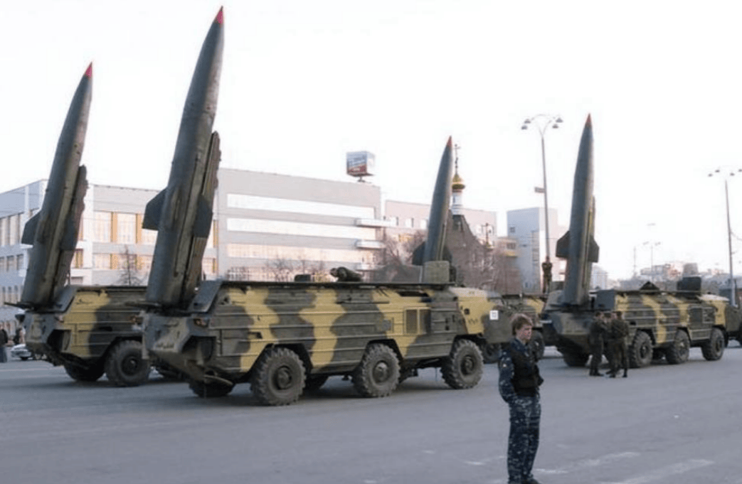 運(yùn)20突降莫斯科<strong></p>
<p>宏鑫機(jī)械設(shè)備有限公司
</strong>，美媒大為緊張，普京說的秘密武器，難道要來了？:宏鑫機(jī)械設(shè)備有限公司
