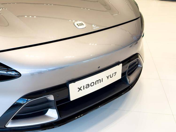 車主稱買小米汽車被另一品牌銷售詛咒“人生最后一輛車”<strong></p>
<p>宏鑫機(jī)械設(shè)備有限公司
</strong>，涉事4S店：已處罰當(dāng)事人:宏鑫機(jī)械設(shè)備有限公司
