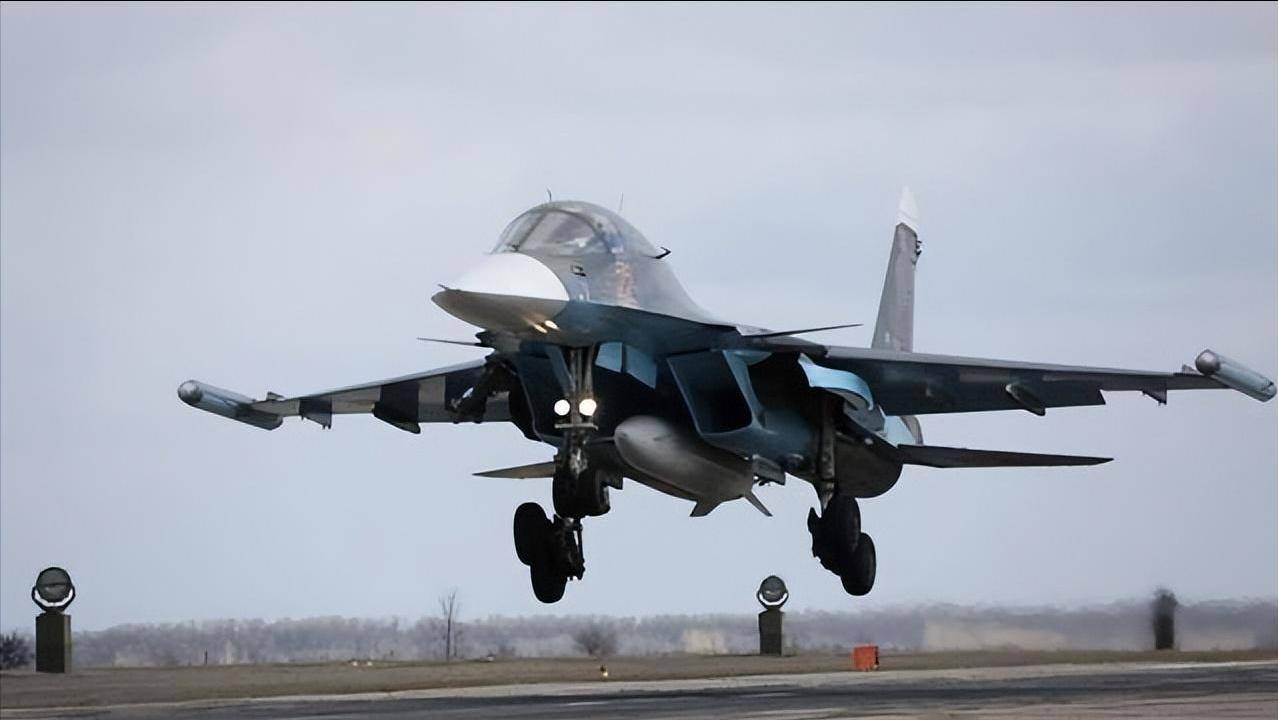 俄羅斯對烏克蘭襲擊一次比一次狠<strong></p>
<p>宏鑫機械設(shè)備有限公司
</strong>，一天扔了268枚炸彈，俄軍蘇-34轟炸機測試炸彈之王:宏鑫機械設(shè)備有限公司
