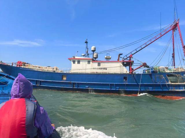 涉案3萬多斤！廣西海洋部門查獲非法捕撈大型漁船！:宏鑫機(jī)械設(shè)備有限公司
