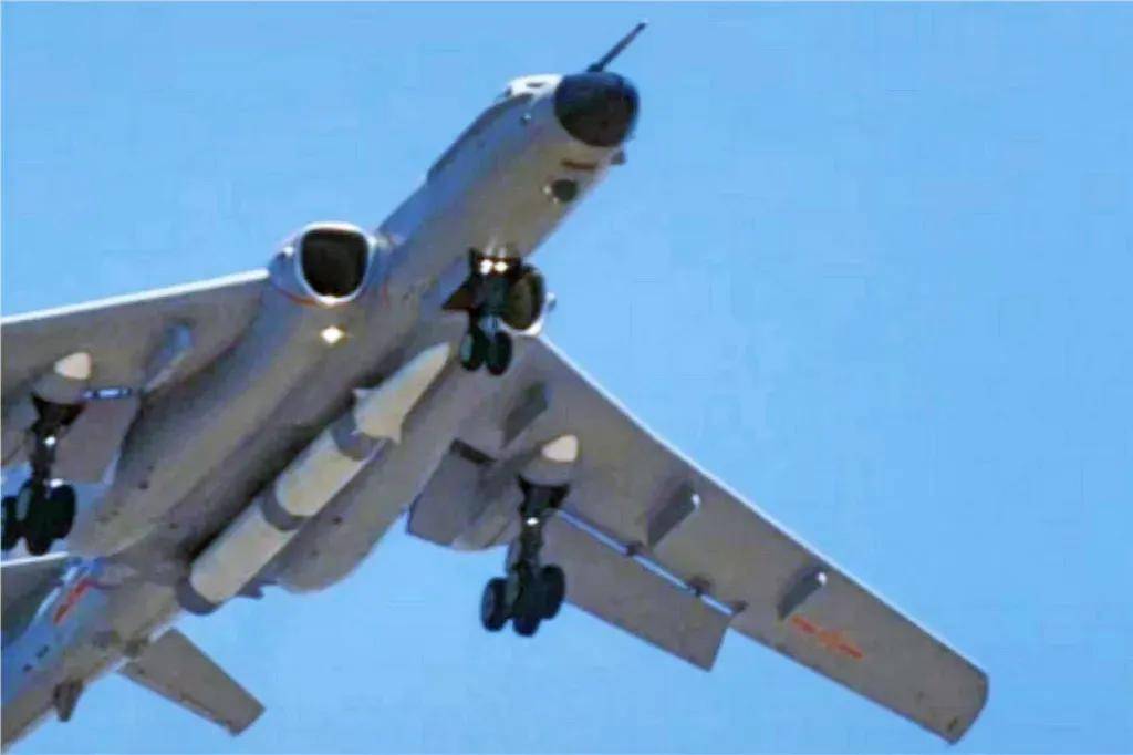 軍迷熱議<strong></p>
<p>宏鑫機(jī)械設(shè)備有限公司
</strong>！《艦載武器》曝光四發(fā)轟-6改進(jìn)方案：航程14000公里？:宏鑫機(jī)械設(shè)備有限公司
