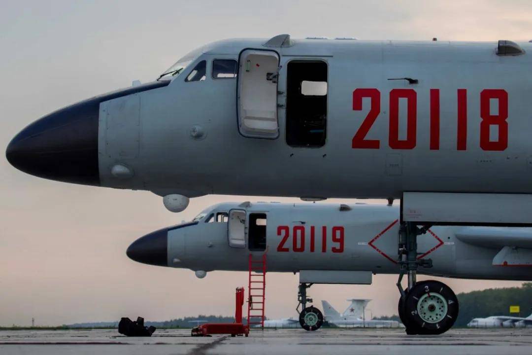 軍迷熱議<strong></p>
<p>宏鑫機(jī)械設(shè)備有限公司
</strong>！《艦載武器》曝光四發(fā)轟-6改進(jìn)方案：航程14000公里？:宏鑫機(jī)械設(shè)備有限公司
